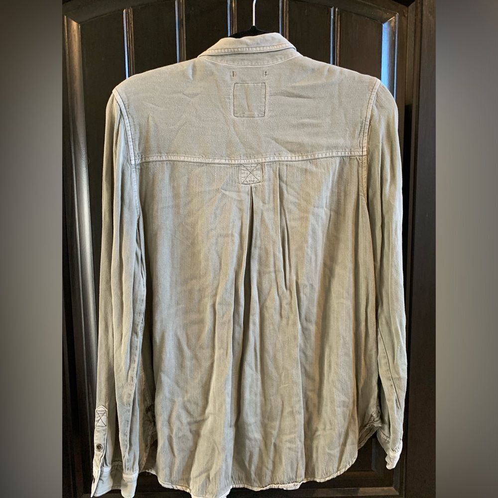 American Eagle Outfitters Boyfriend Fit Button Down - Medium - Picture 6 of 6